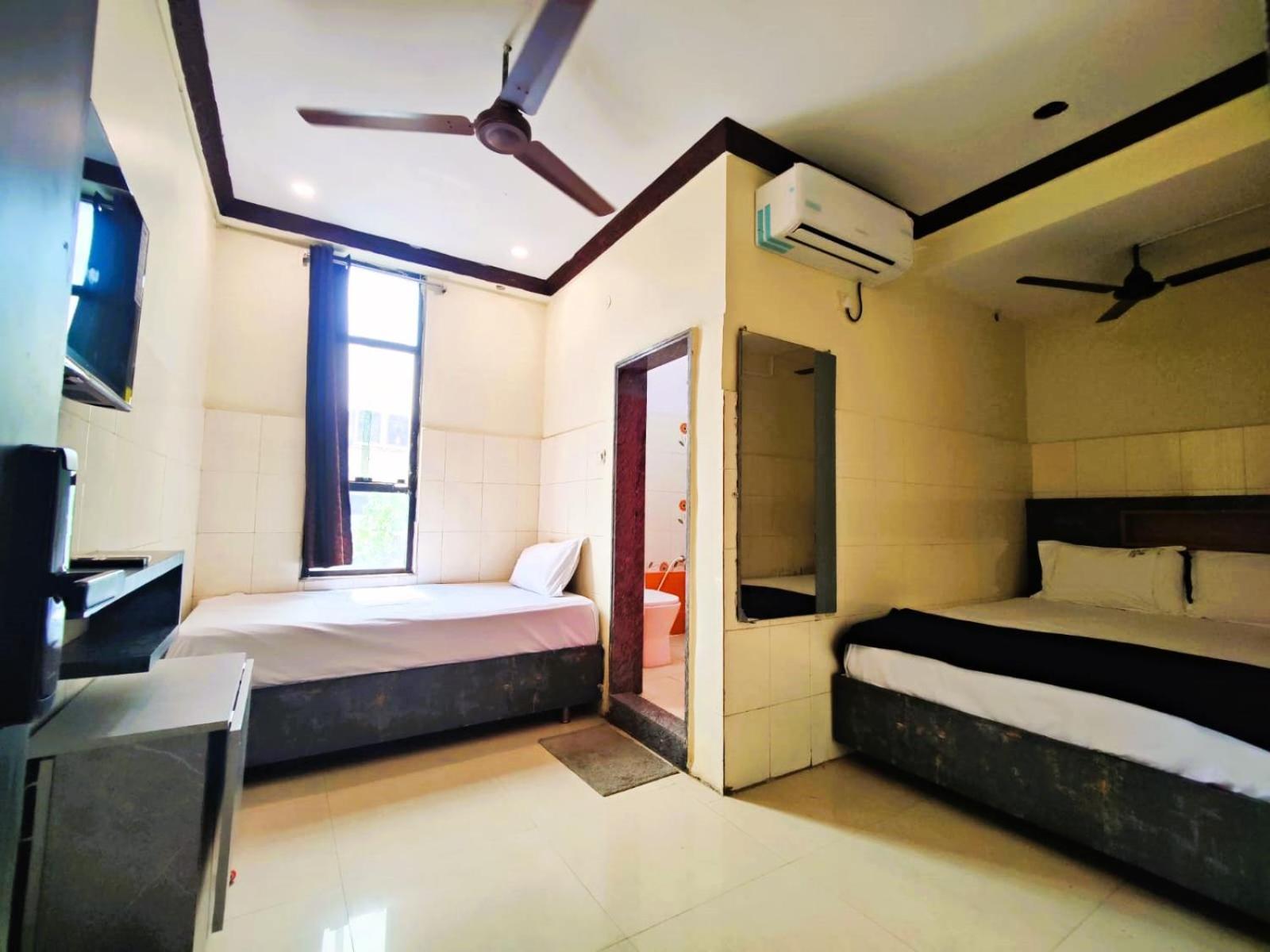 The Livin Residency Hotel วิสาขปัตนัม ภายนอก รูปภาพ